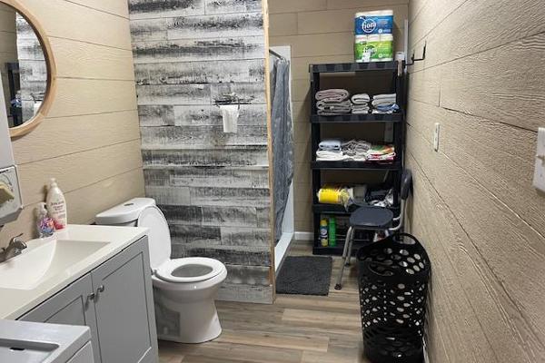 Nice bathroom