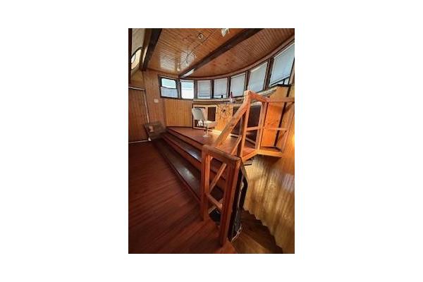 Steering and Navigation Desk on the 2nd floor