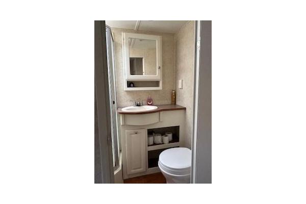 Nice bathroom