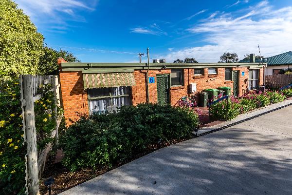 Bruces Waterside Units