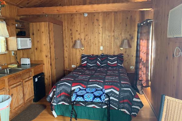 Cholla Cabin - Queen Sized Bed