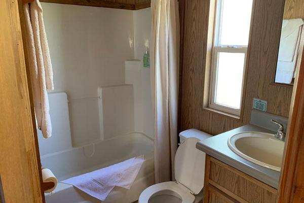 Mesquite Cabin - Bathroom