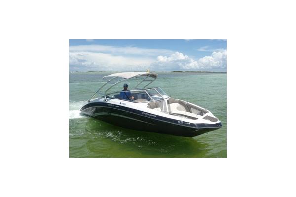 24' Jetboat - 6 Person