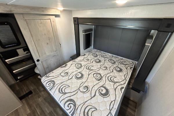 2nd Bedroom - Queen and Full bathroom
