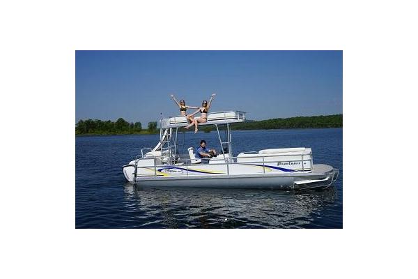 Upperdeck with a Slide. 150 hp motor