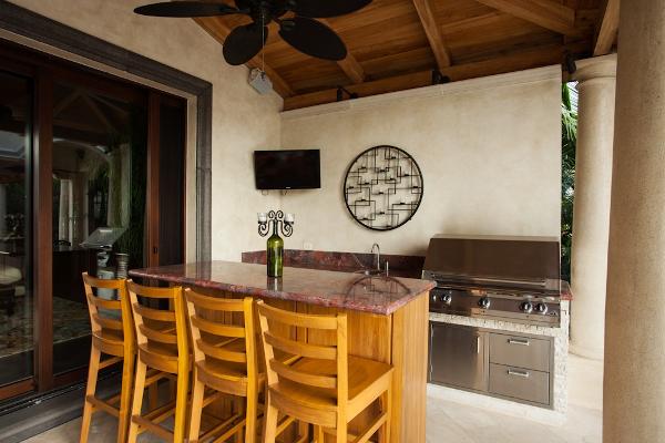 Casa Serena Beachfront Vacation Home in Hacienda Pinilla