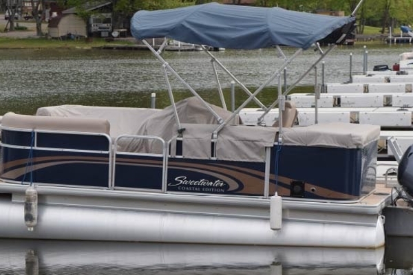 SWEETWATER PONTOON Boat Rentals ONLY at Mack's Marina