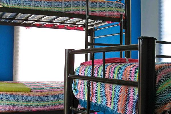 Cuarto AZUL capacidad hasta para 6 personas // BLUE room sleeps up to 6