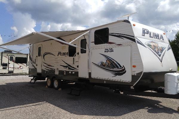 2015 Puma Palamino, 30' travel trailer w/2 slides, fully loaded, Sleeps up to 9 people