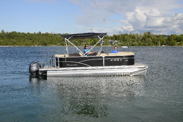 21ft Manitou Aurora LE VP with 115hp Yamaha