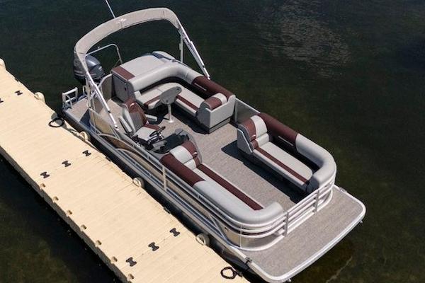 22ft Bennington w/90hp - colors and layout may vary