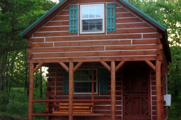 Hickory Hollow, 2 story Log Cabin with all the amenities.