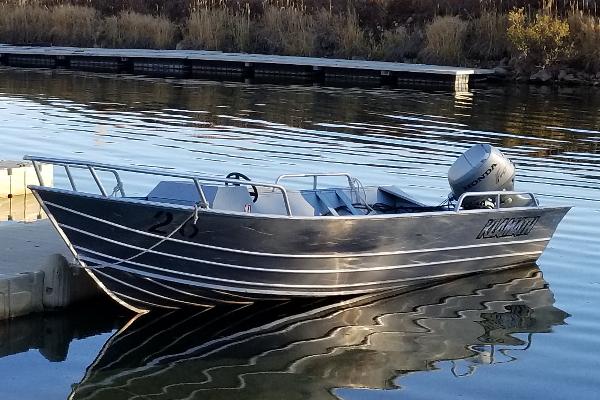 18' Klamath OPW Console Driven Fishing and Touring.  Seats up to 7